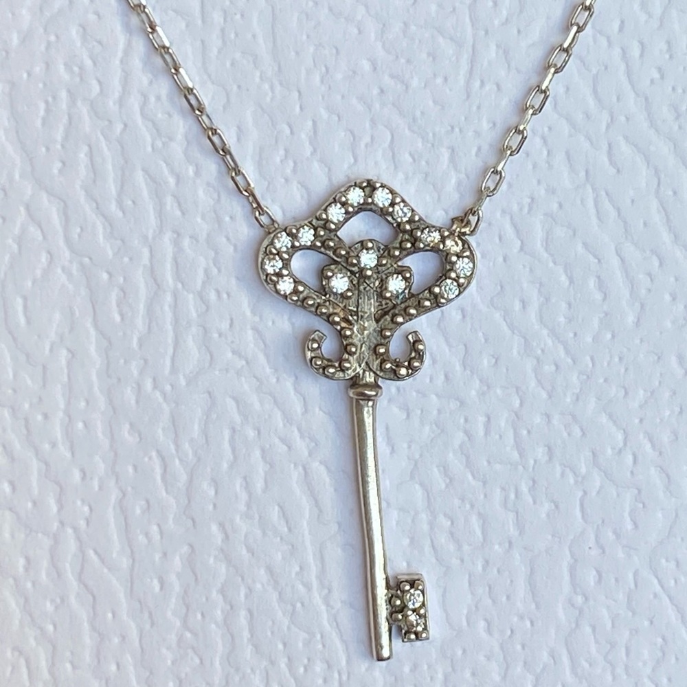 💜925 sterling silver key cubic zirconia necklace - Picture 1 of 4